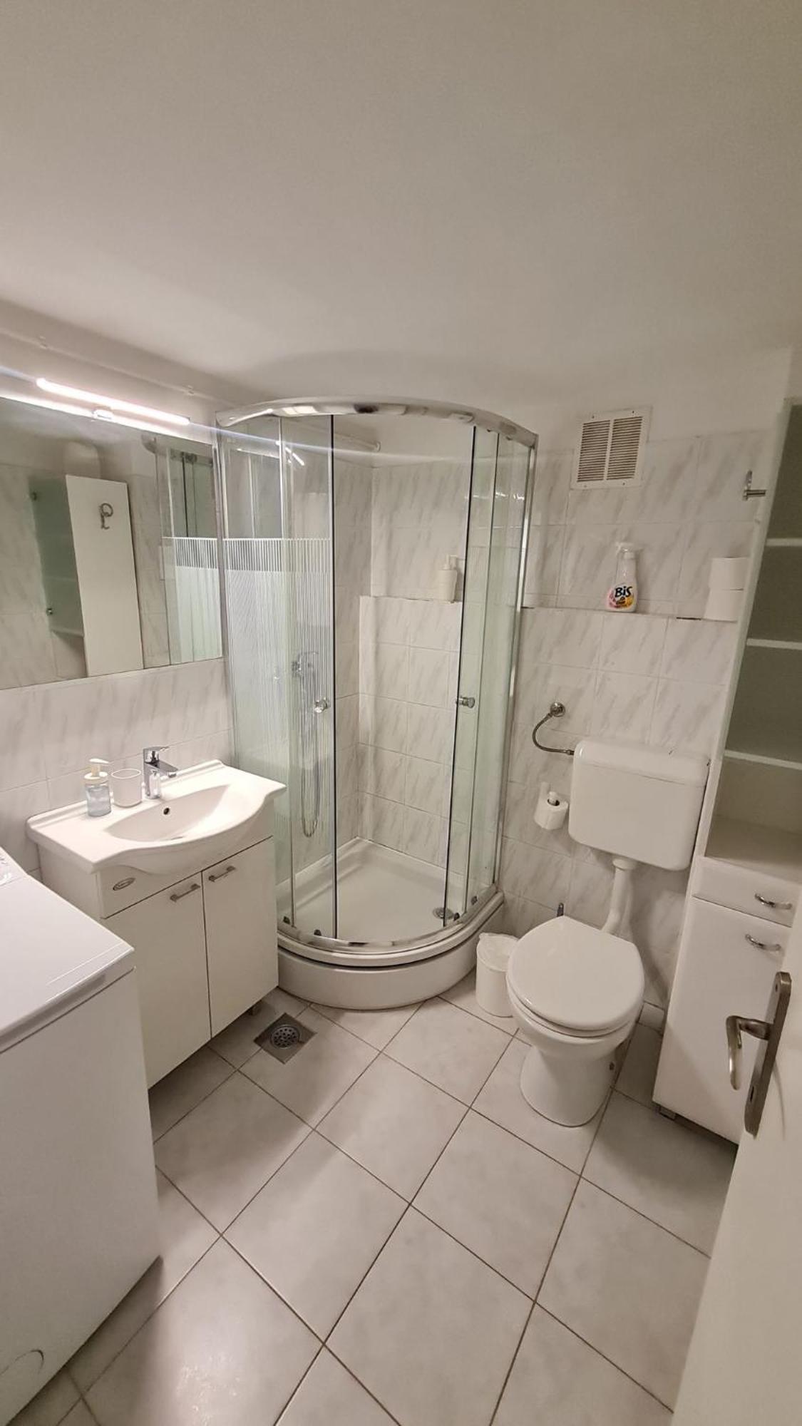 Apartmani Ela Prvić Luka Exterior foto