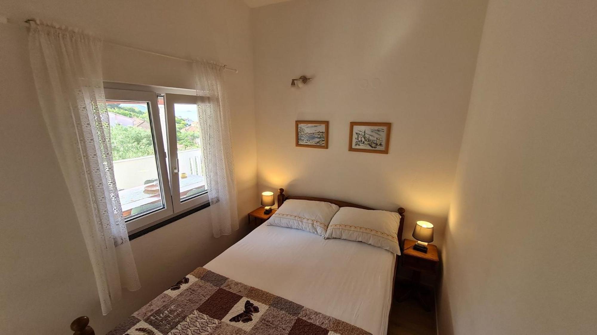 Apartmani Ela Prvić Luka Exterior foto