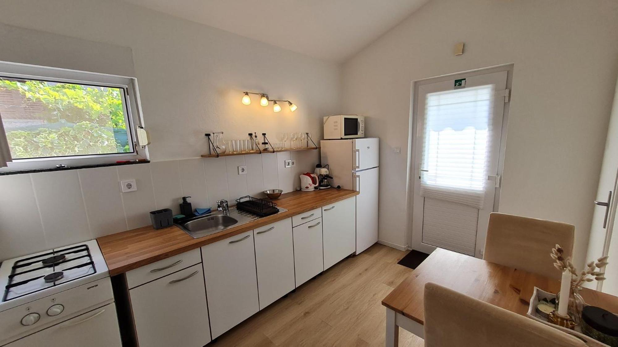 Apartmani Ela Prvić Luka Exterior foto