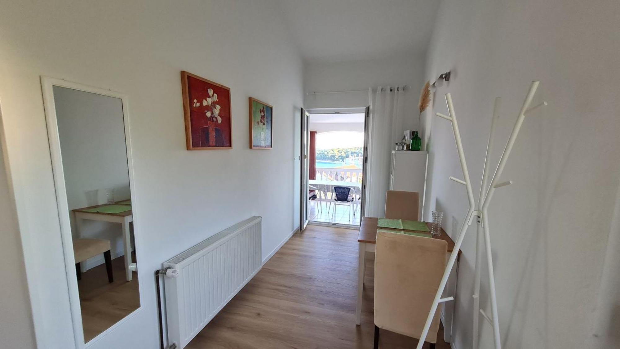 Apartmani Ela Prvić Luka Exterior foto