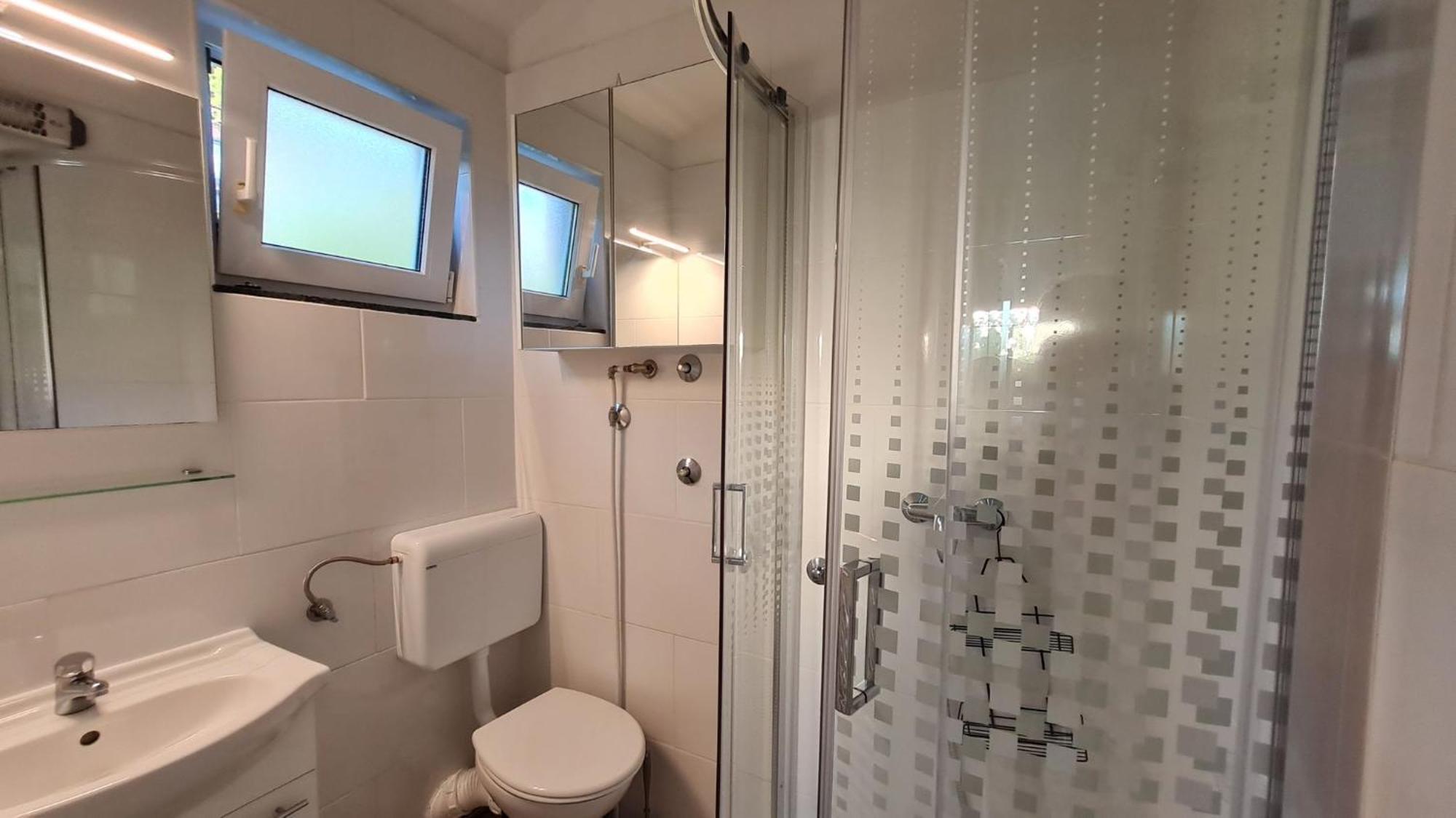 Apartmani Ela Prvić Luka Exterior foto
